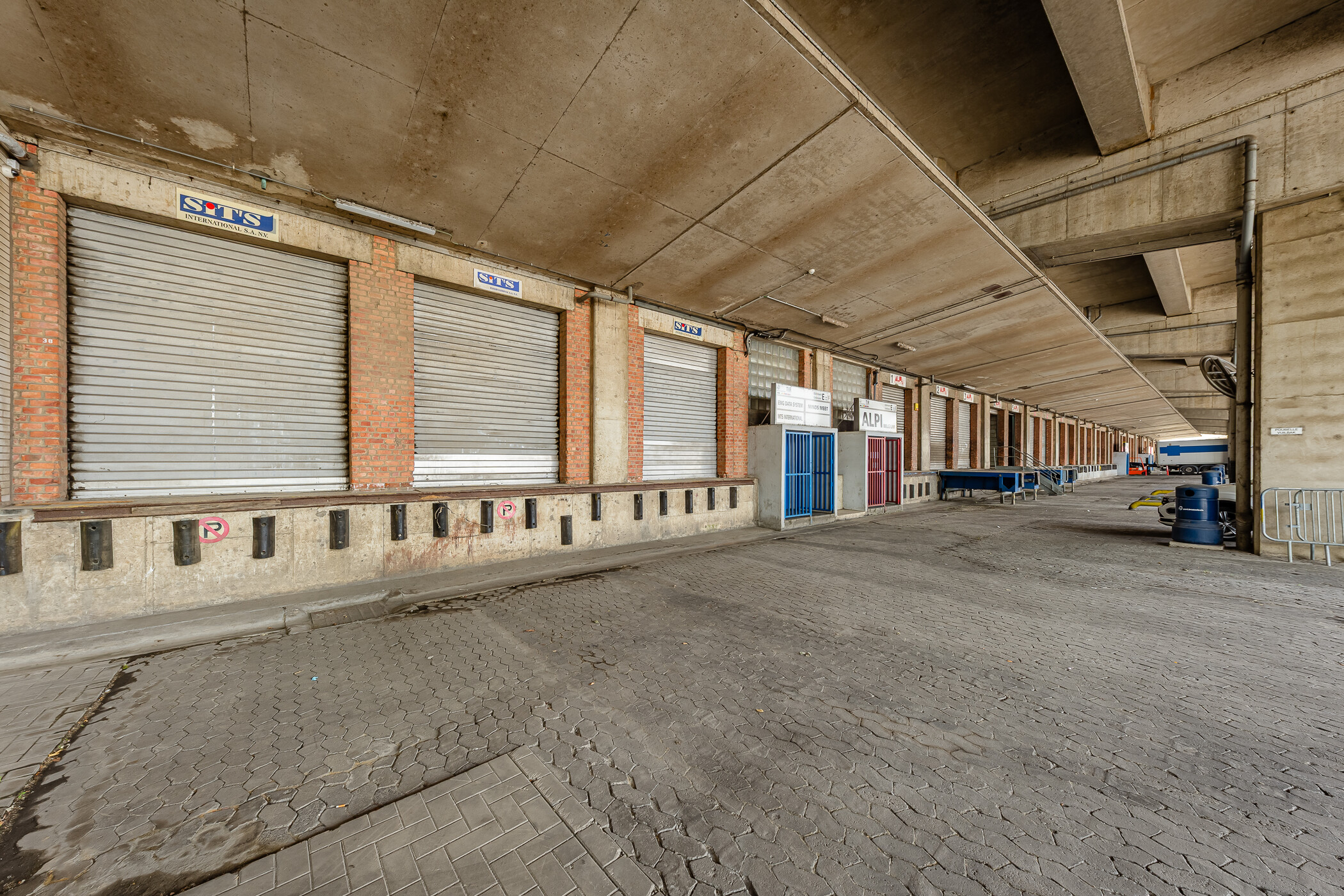 Quai de chargement pour hub logistique à Bruxelles